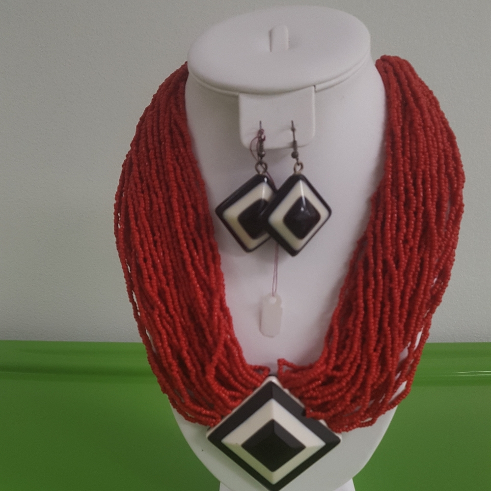 Red Sea Pearl Necklace and earings